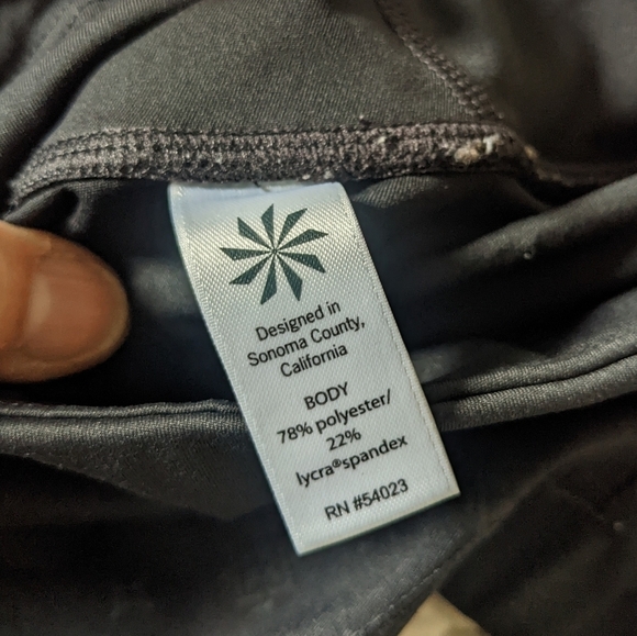 ATHLETA Black Cropped Leggings reflective M - Picture 5 of 11